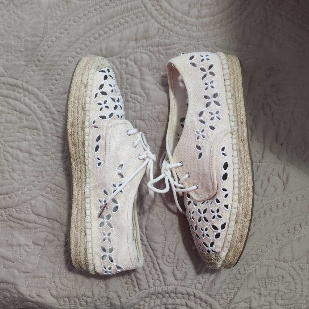 Michael Kors Eyelet Espadrille Sneakers sz 8 - Picture 5 of 9